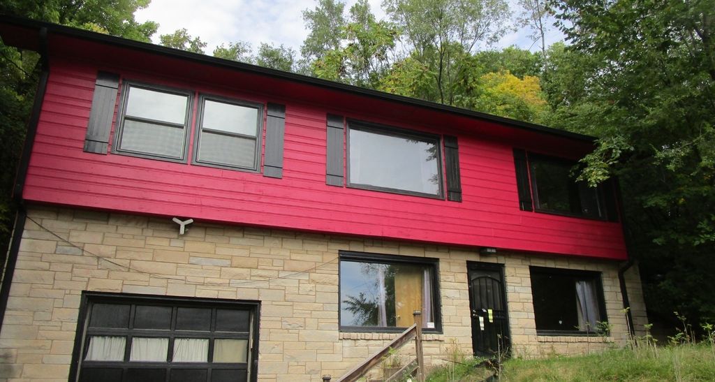 1518 W 10th Street, Davenport, IA 52804