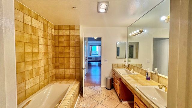324 N Palm Drive 407, Beverly Hills, CA 90210