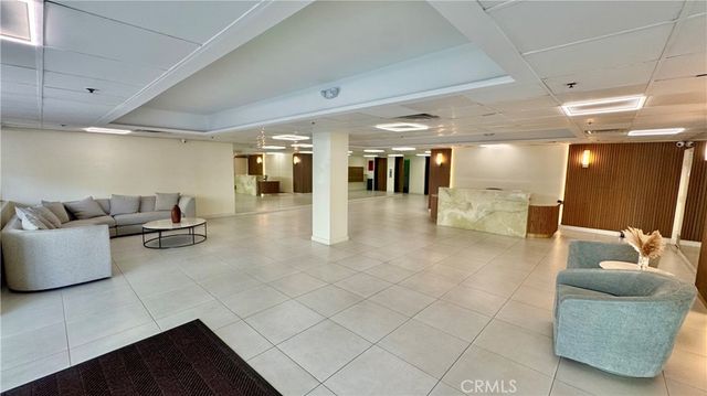 324 N Palm Drive 407, Beverly Hills, CA 90210