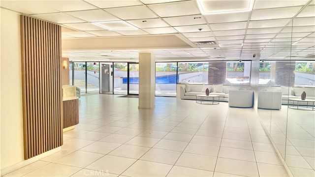 324 N Palm Drive 407, Beverly Hills, CA 90210