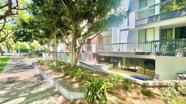324 N Palm Drive 407, Beverly Hills, CA 90210