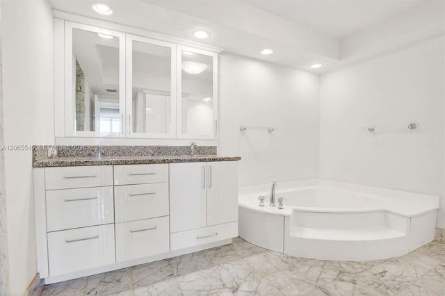 20281 E Country Club Drive 1801, Aventura, FL 33180