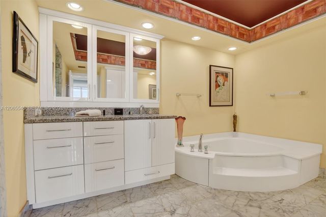 20281 E Country Club Drive 1801, Aventura, FL 33180