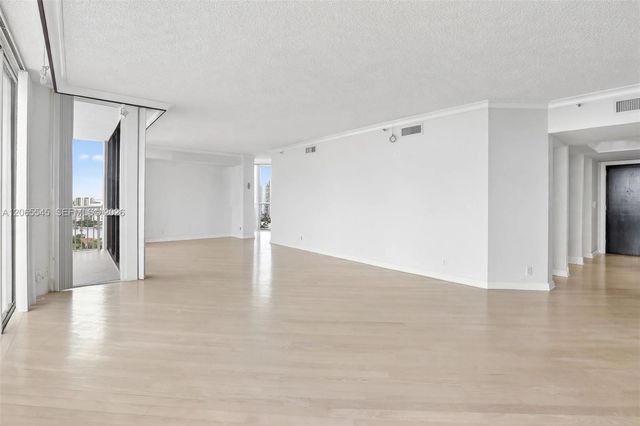 20281 E Country Club Drive 1801, Aventura, FL 33180