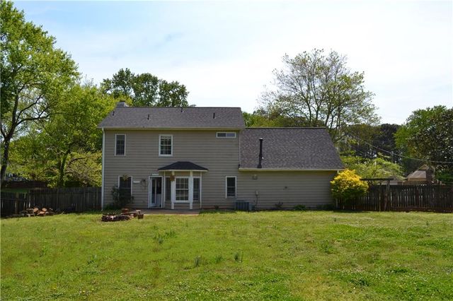 1591 Willow Bend Way, Snellville, GA 30078