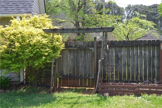 1591 Willow Bend Way, Snellville, GA 30078