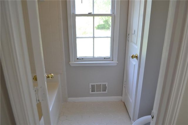 1591 Willow Bend Way, Snellville, GA 30078