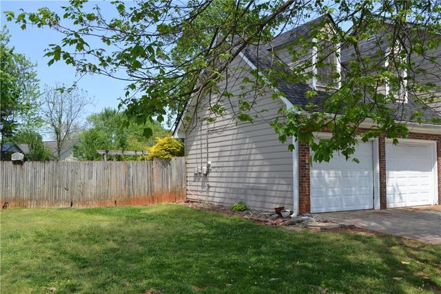 1591 Willow Bend Way, Snellville, GA 30078