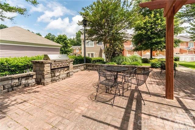 301 Hurston Circle, Charlotte, NC 28208