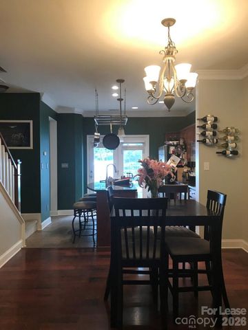 301 Hurston Circle, Charlotte, NC 28208