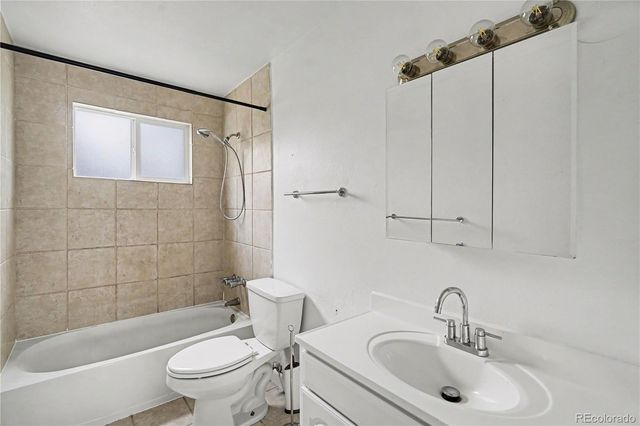4922 S Rifle Court, Aurora, CO 80015