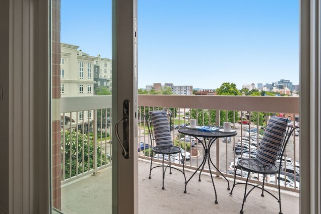 110 31st Ave N Apt 303, Nashville, TN 37203