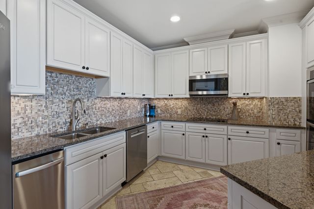 110 31st Ave N Apt 303, Nashville, TN 37203