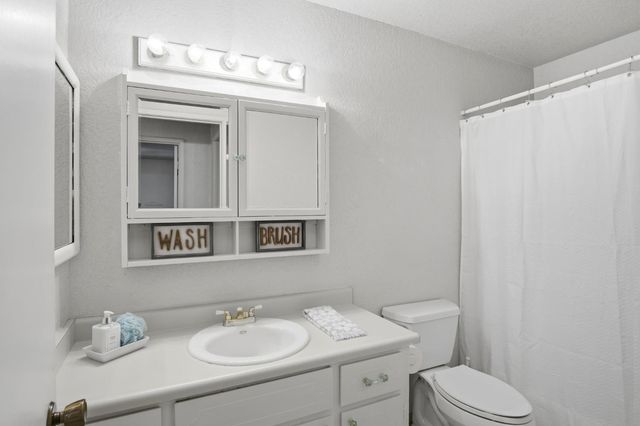 832 Pennington Pl, Modesto, CA 95356