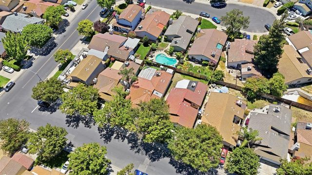 832 Pennington Pl, Modesto, CA 95356
