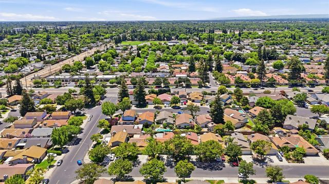 832 Pennington Pl, Modesto, CA 95356