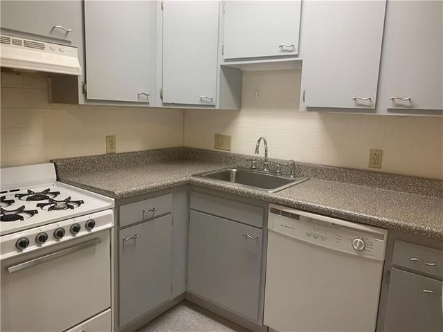 1209 W North Ave 202, Manchester, PA 15233