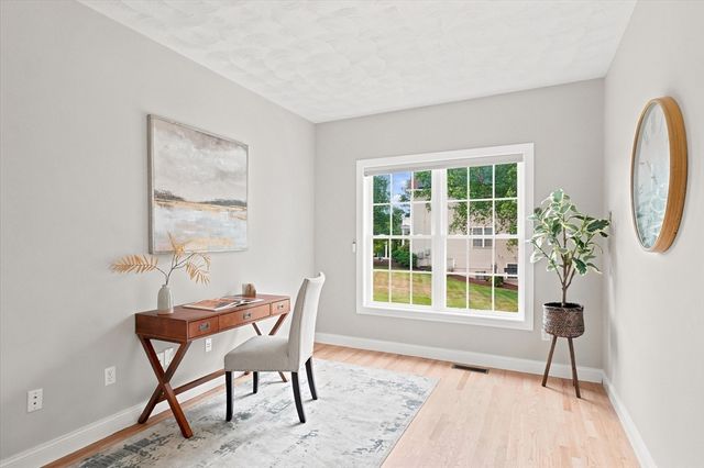 247 Webster Woods Ln, North Andover, MA 01845