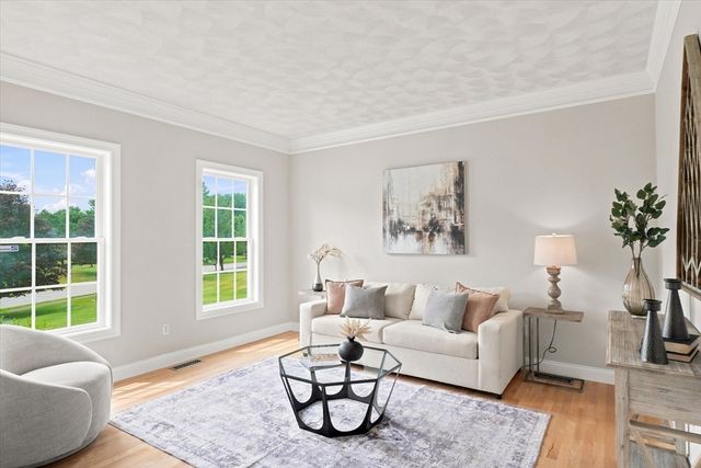247 Webster Woods Ln, North Andover, MA 01845