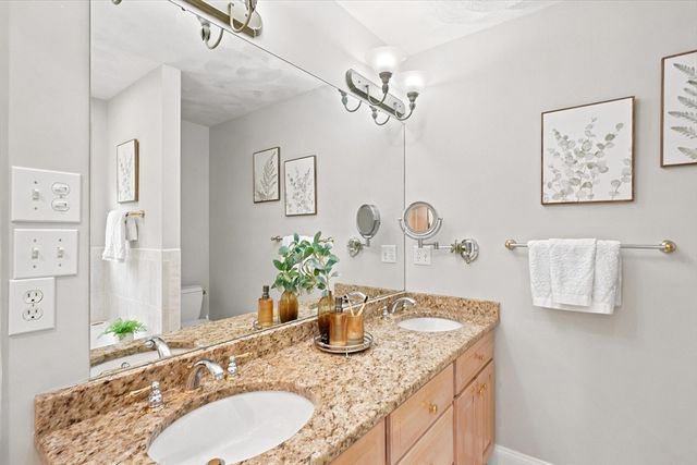 247 Webster Woods Ln, North Andover, MA 01845