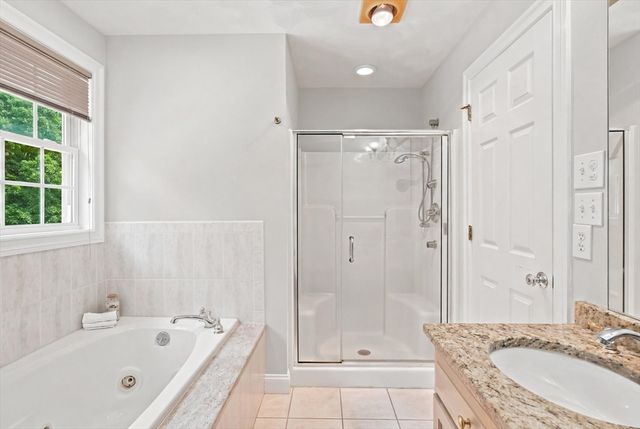 247 Webster Woods Ln, North Andover, MA 01845
