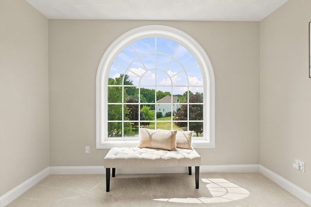 247 Webster Woods Ln, North Andover, MA 01845
