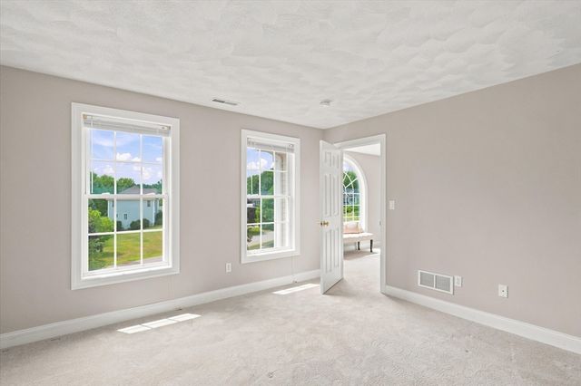 247 Webster Woods Ln, North Andover, MA 01845
