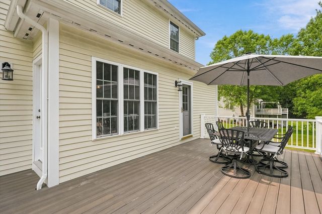 247 Webster Woods Ln, North Andover, MA 01845