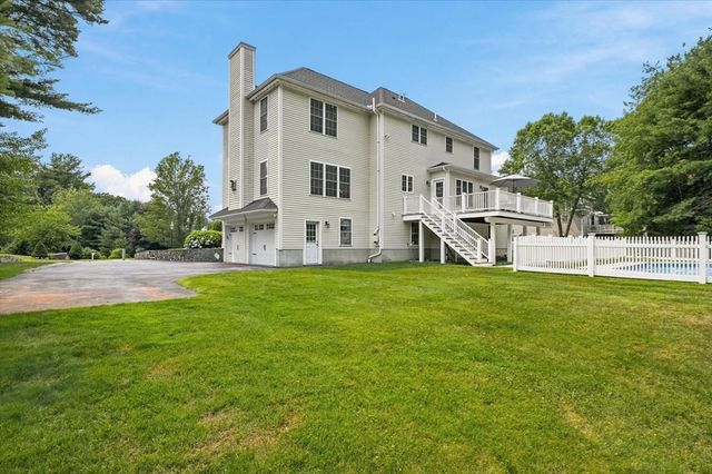 247 Webster Woods Ln, North Andover, MA 01845