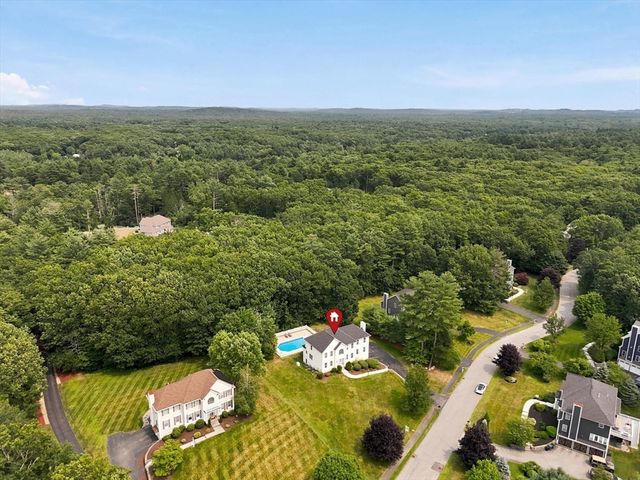 247 Webster Woods Ln, North Andover, MA 01845