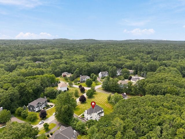 247 Webster Woods Ln, North Andover, MA 01845
