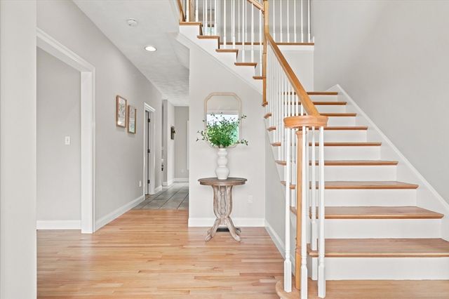247 Webster Woods Ln, North Andover, MA 01845