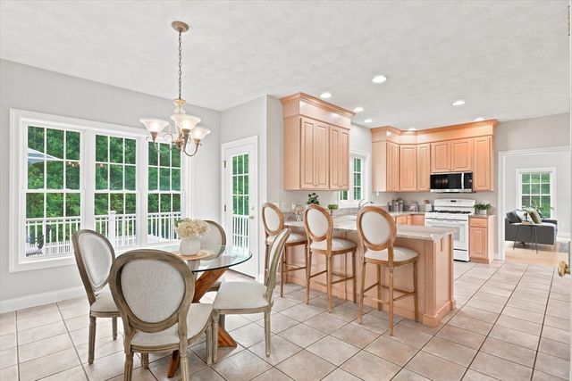 247 Webster Woods Ln, North Andover, MA 01845