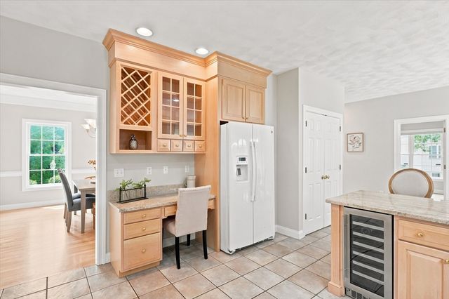 247 Webster Woods Ln, North Andover, MA 01845