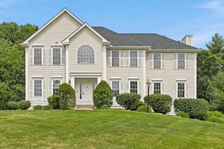 247 Webster Woods Ln, North Andover, MA 01845