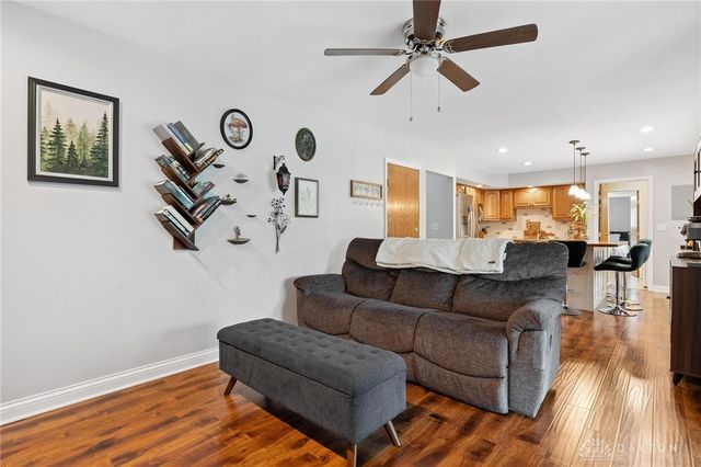 6800 Glenhills Drive, Englewood, OH 45322