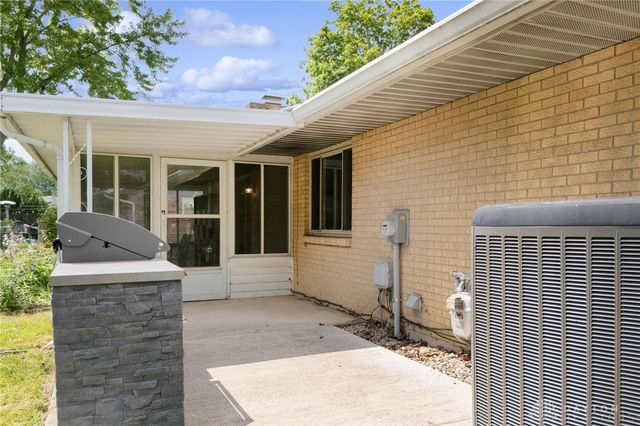 6800 Glenhills Drive, Englewood, OH 45322