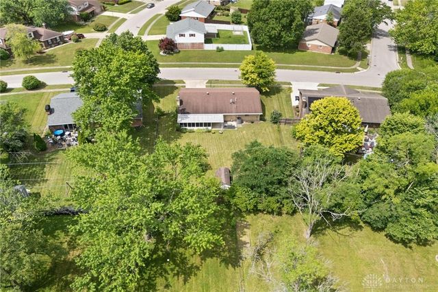 6800 Glenhills Drive, Englewood, OH 45322