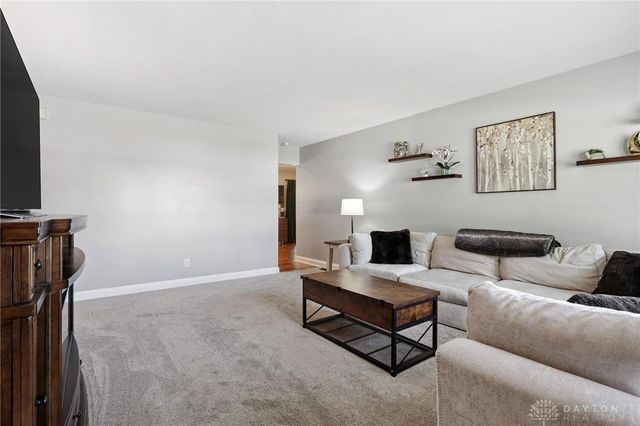 6800 Glenhills Drive, Englewood, OH 45322