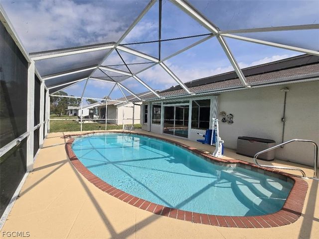 3956 Sabal Springs BLVD, North Fort Myers, FL 33917