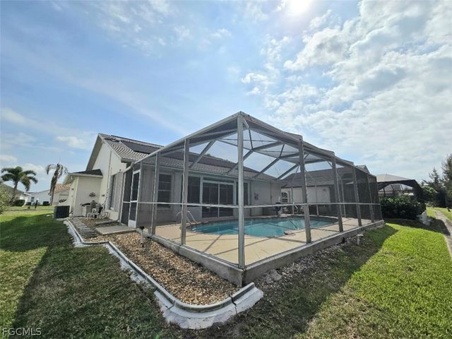 3956 Sabal Springs BLVD, North Fort Myers, FL 33917