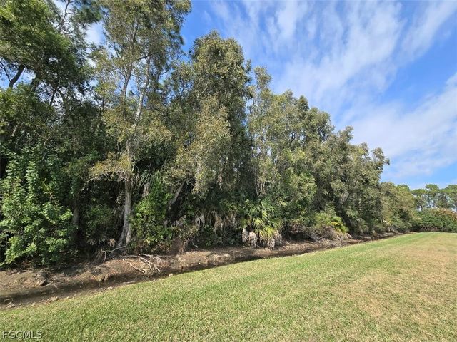 3956 Sabal Springs BLVD, North Fort Myers, FL 33917