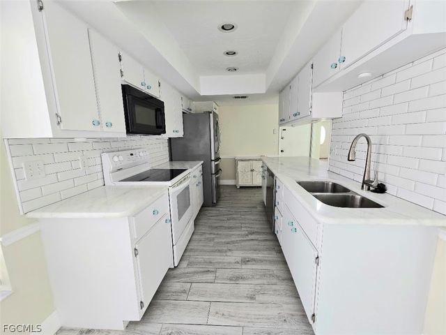 3956 Sabal Springs BLVD, North Fort Myers, FL 33917