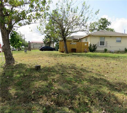 1413 Sandy Point Road, Bryan, TX 77803
