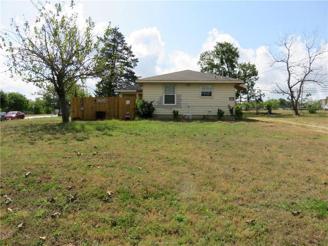 1413 Sandy Point Road, Bryan, TX 77803