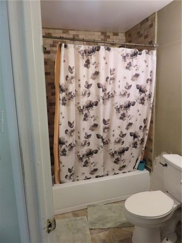 1413 Sandy Point Road, Bryan, TX 77803