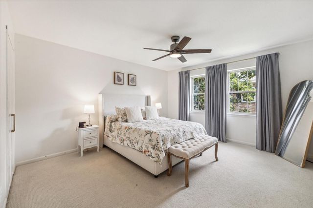 5823 Valley Forge Drive 93, Houston, TX 77057