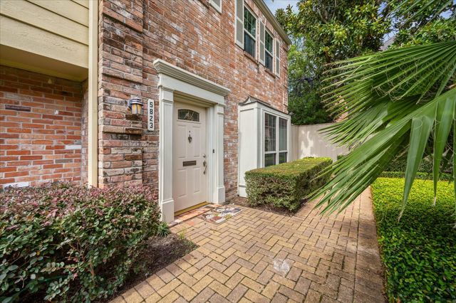 5823 Valley Forge Drive 93, Houston, TX 77057