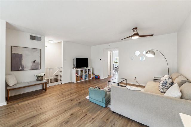 5823 Valley Forge Drive 93, Houston, TX 77057