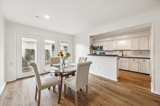 5823 Valley Forge Drive 93, Houston, TX 77057